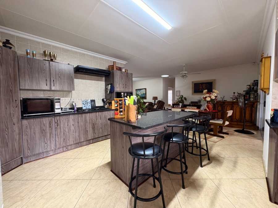 3 Bedroom Property for Sale in Flimieda North West